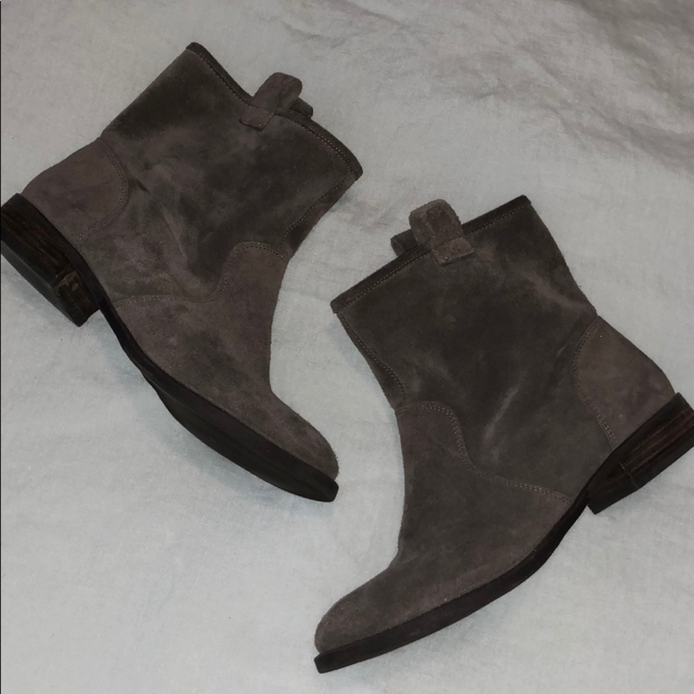 Sole Society gray suede booties